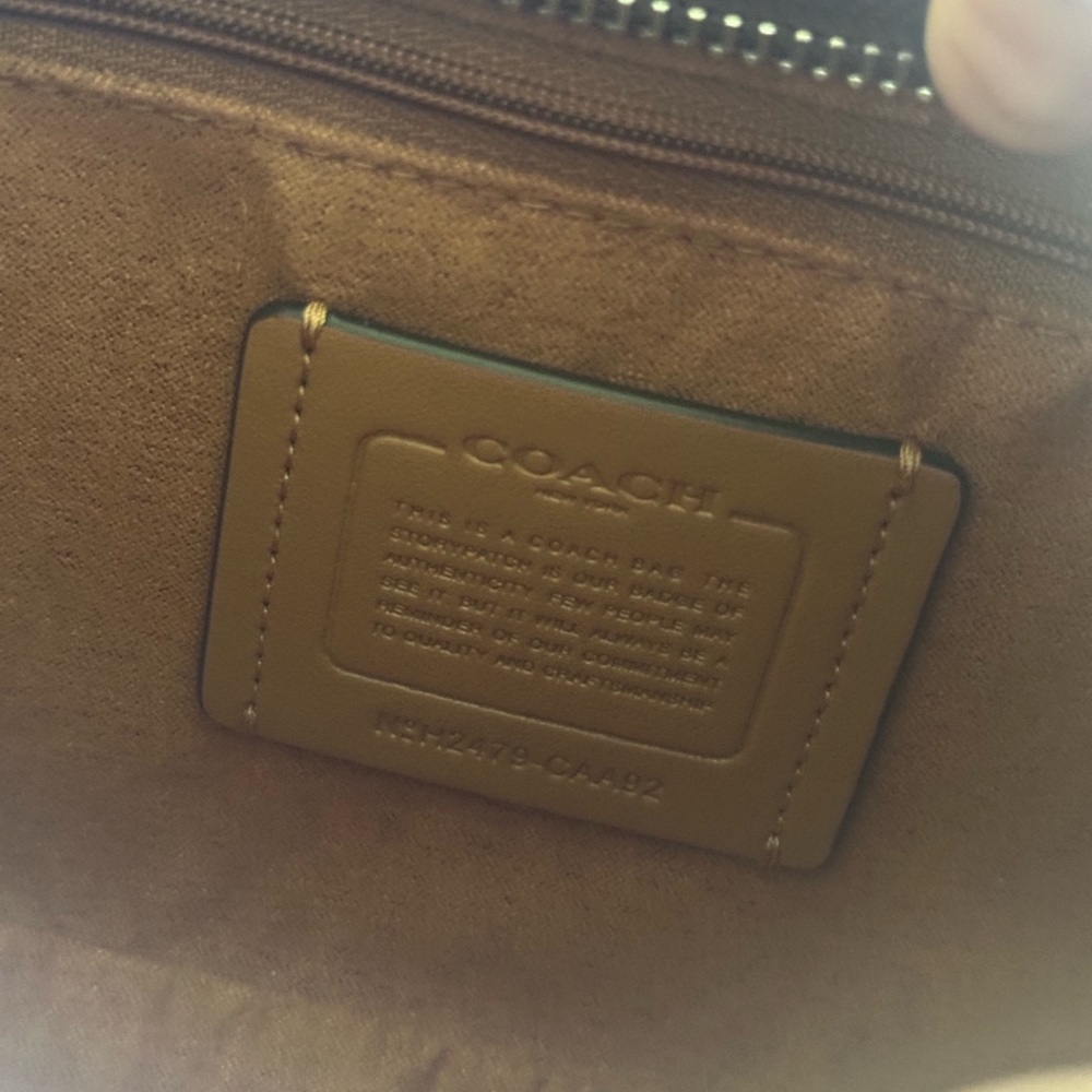 Coach Eliza Shoulder Bag in Maple with Zipper Closure - Picture 5 of 7